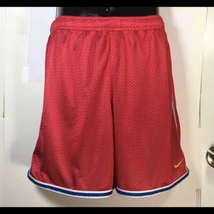 Nike Basketball Shorts SZ L Red